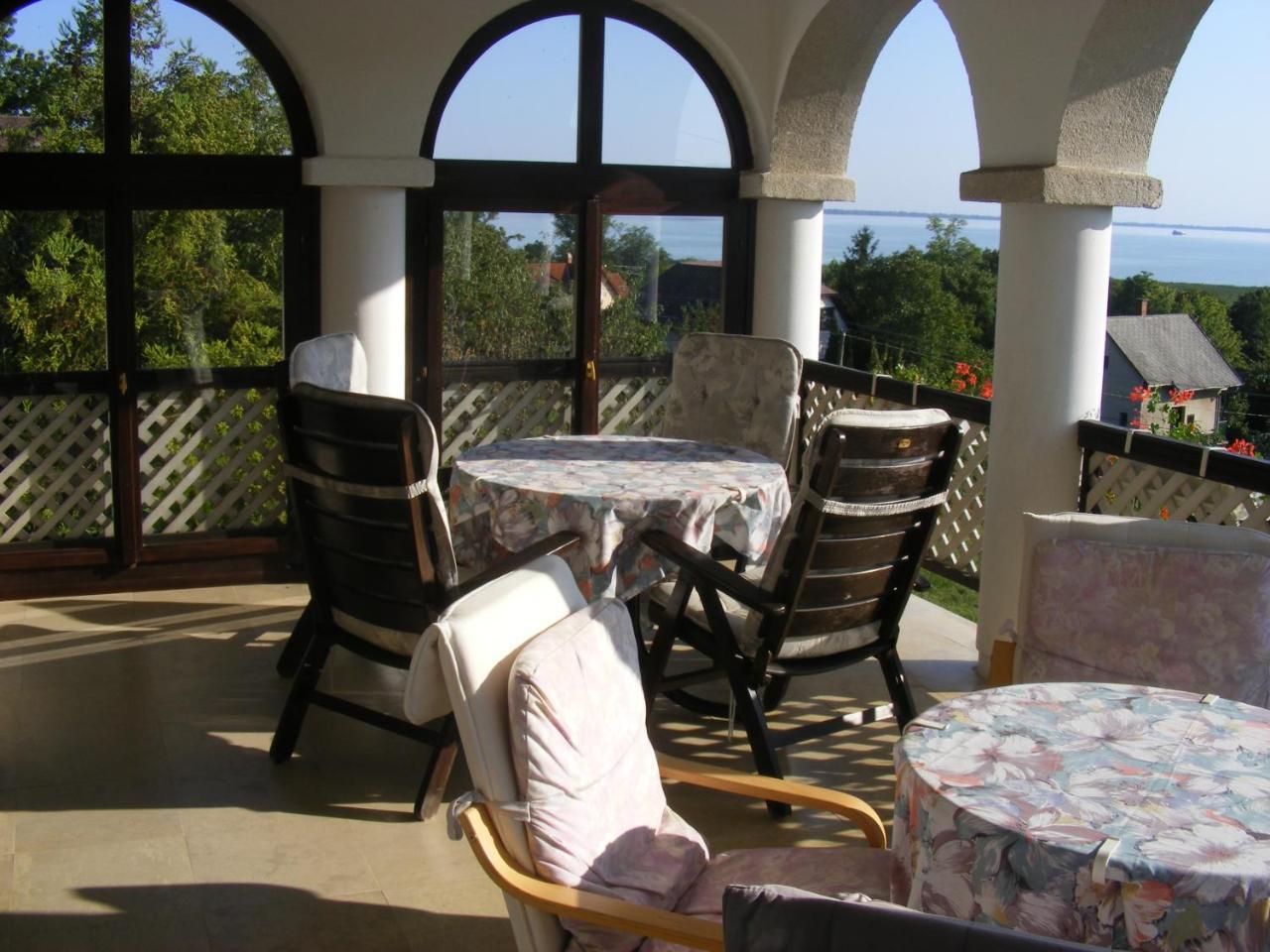 Pigal Panzio Bed & Breakfast Badacsonyors Luaran gambar