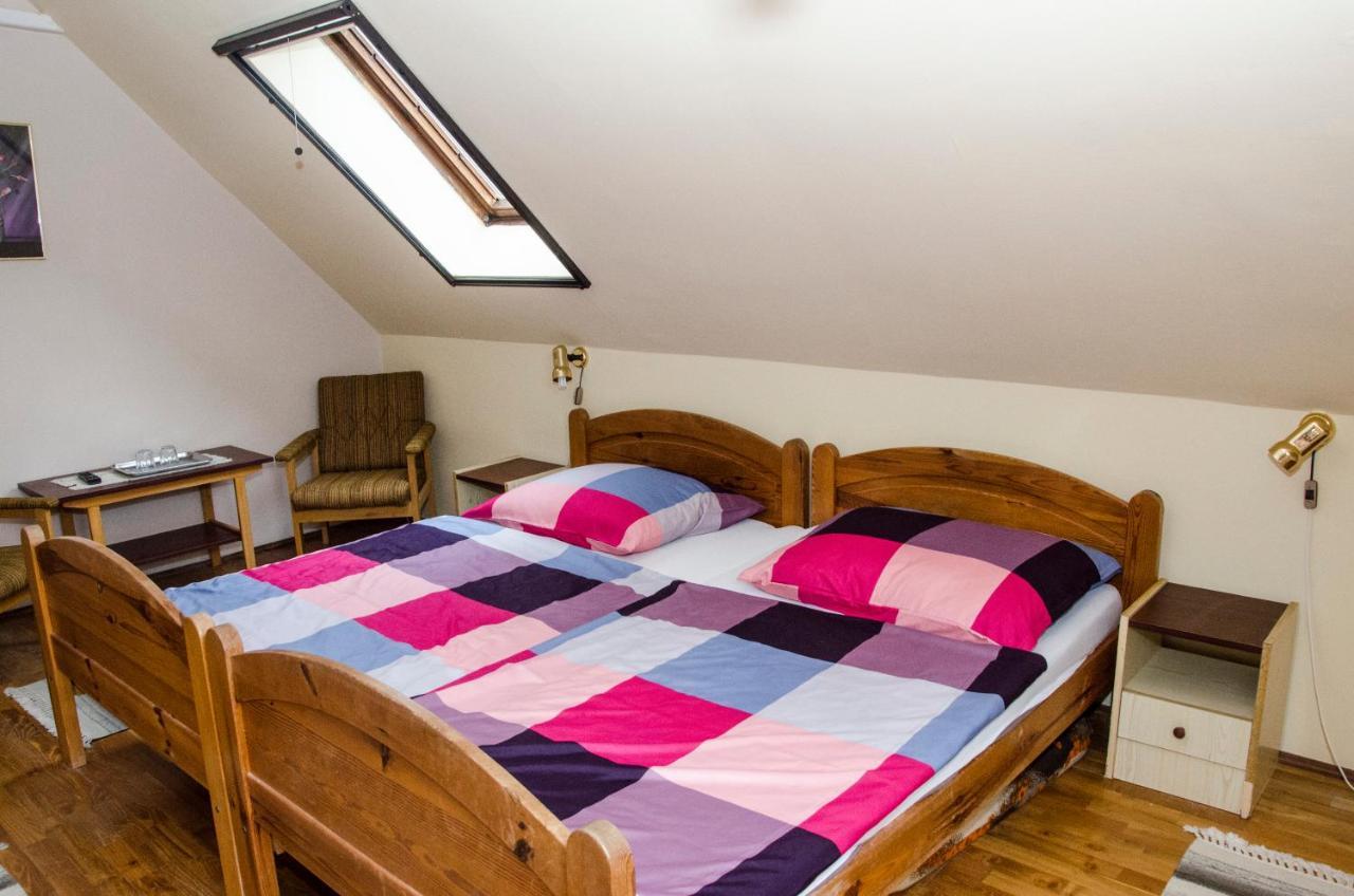 Pigal Panzio Bed & Breakfast Badacsonyors Luaran gambar