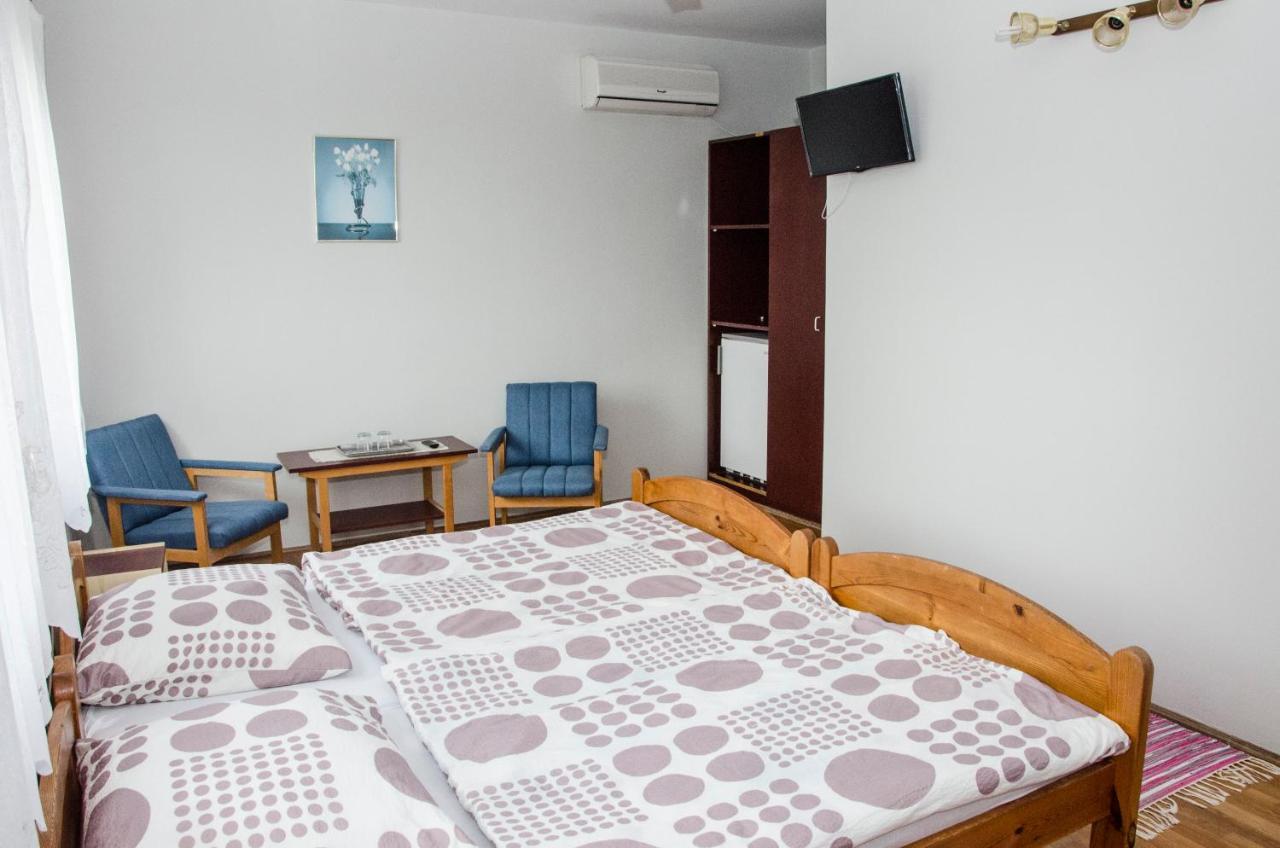 Pigal Panzio Bed & Breakfast Badacsonyors Luaran gambar