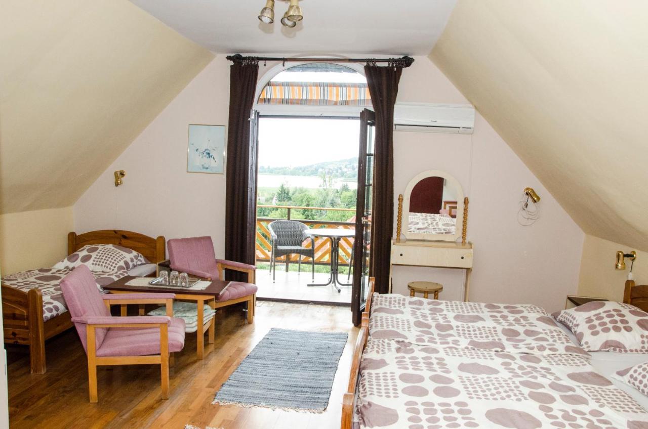 Pigal Panzio Bed & Breakfast Badacsonyors Luaran gambar